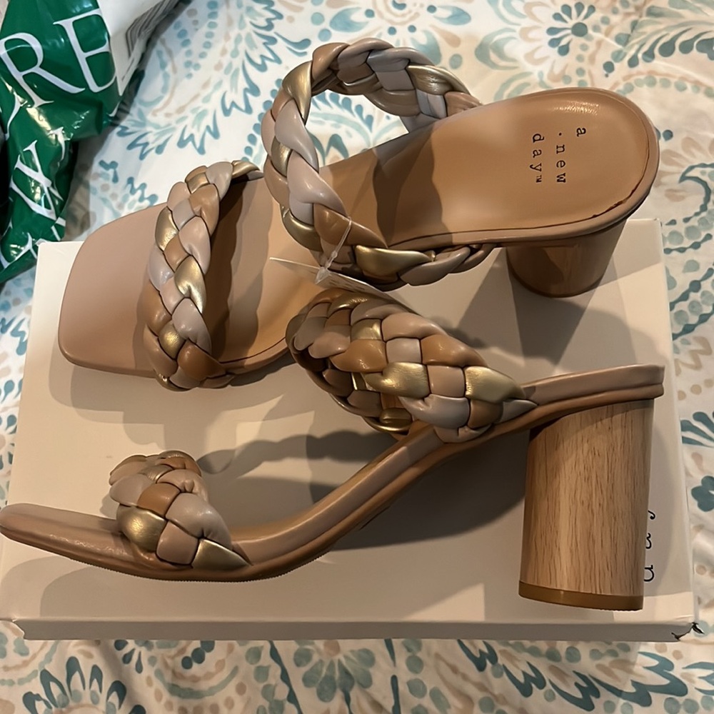 Sandals - Picture 2 of 2